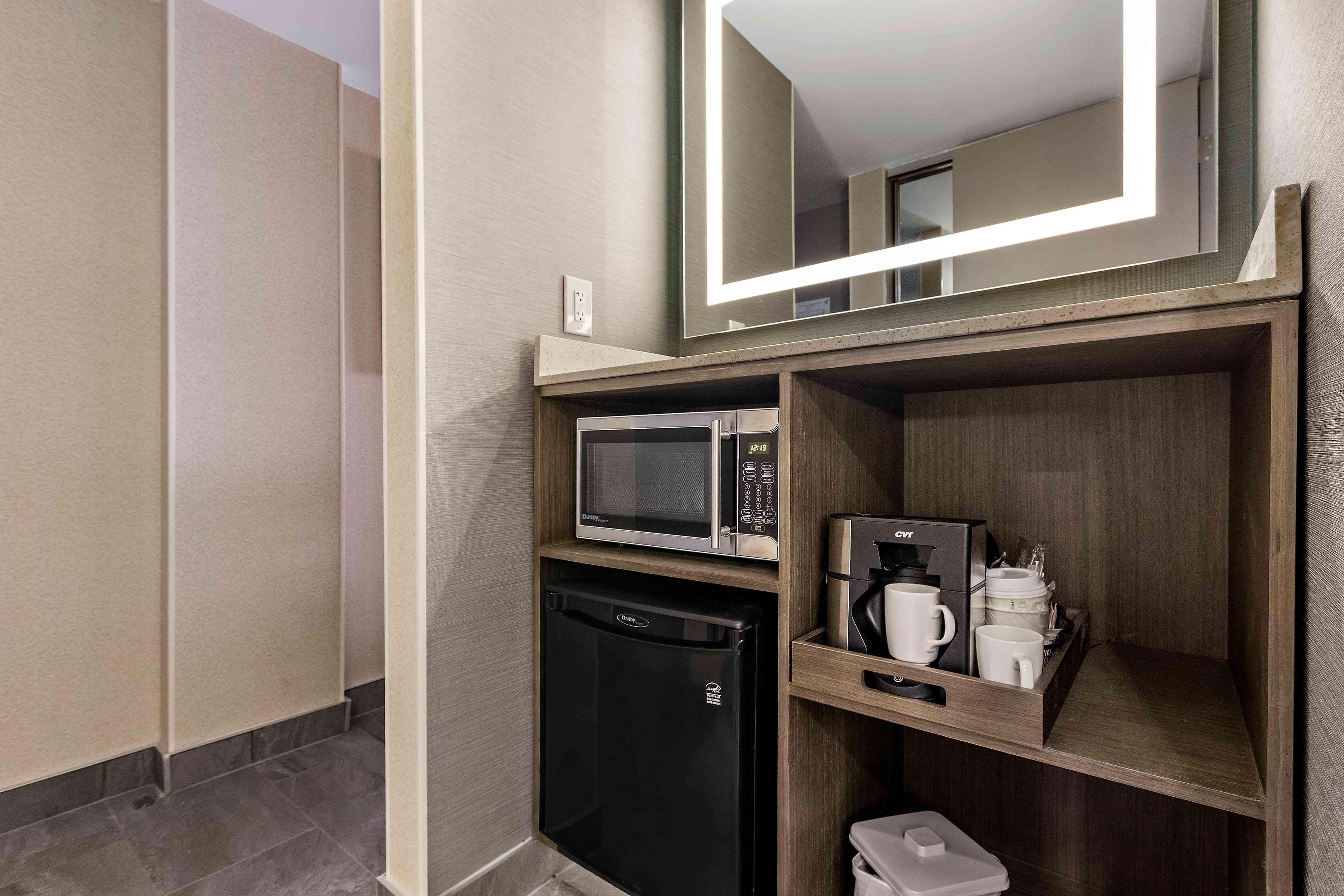 Best Western Premier Calgary Plaza Hotel & Conference Centre Exteriör bild