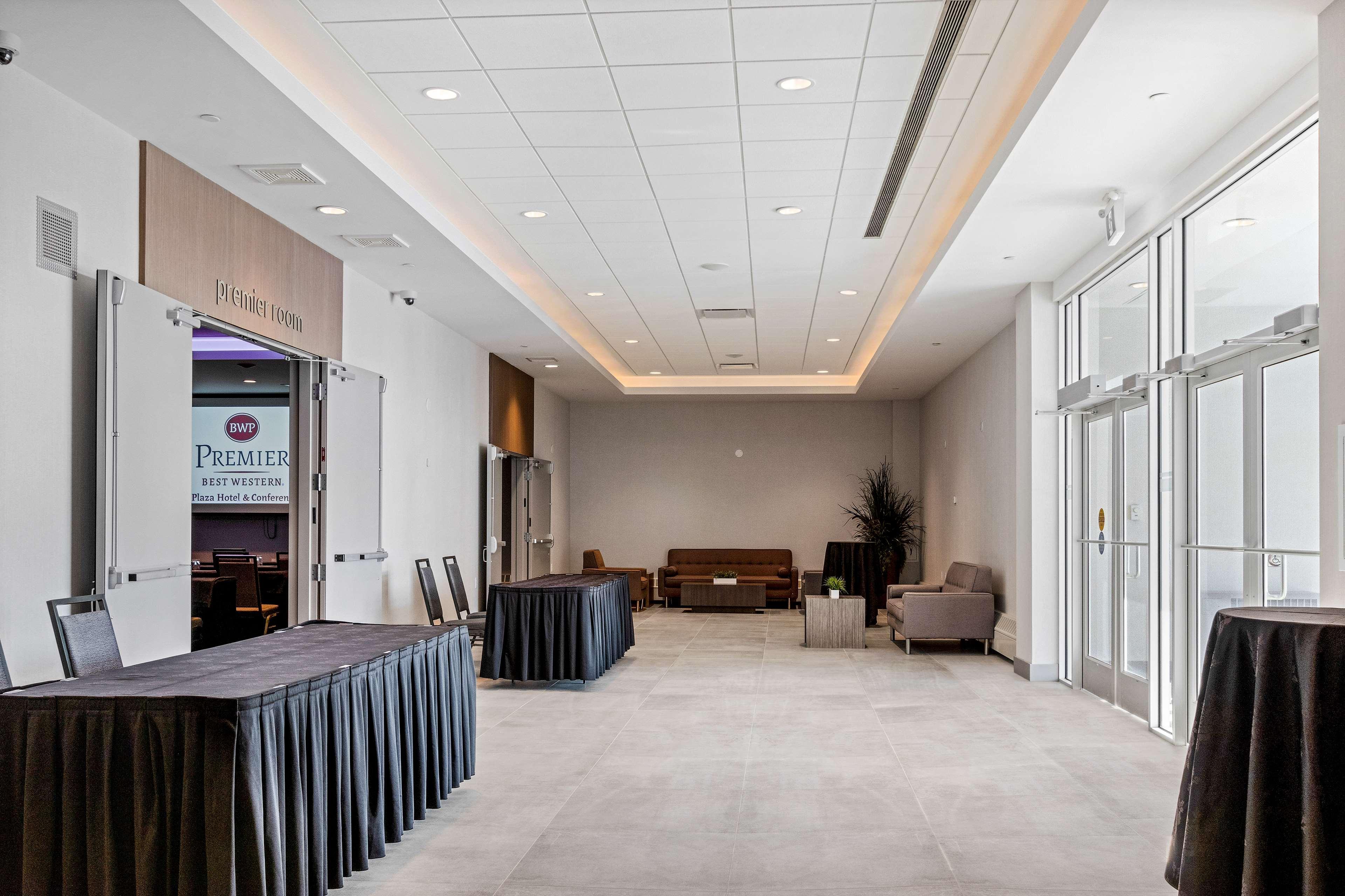 Best Western Premier Calgary Plaza Hotel & Conference Centre Exteriör bild