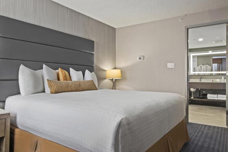 Best Western Premier Calgary Plaza Hotel & Conference Centre Exteriör bild
